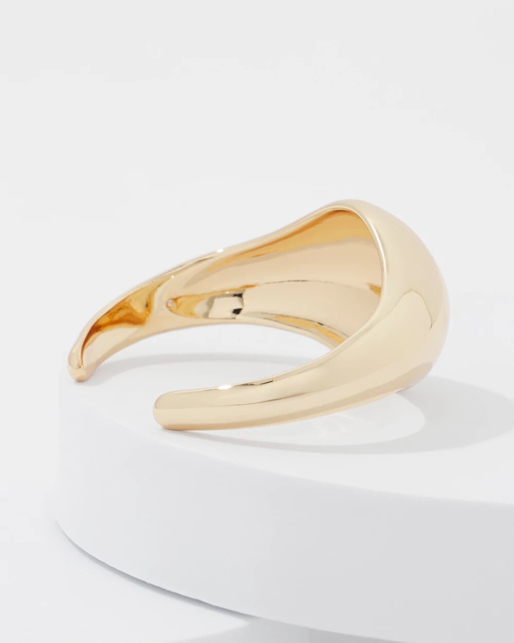 WHBM_BR20Gld20Sculptural20Cuff_570393081_TAN000932_TT_ALT202.jpeg