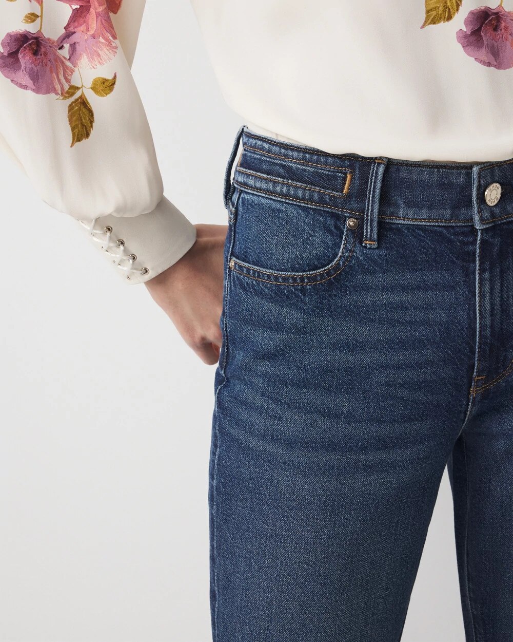 WHBM_Bootcut20520Pocket_570404970_BLU007368_OF_ALT202.jpeg