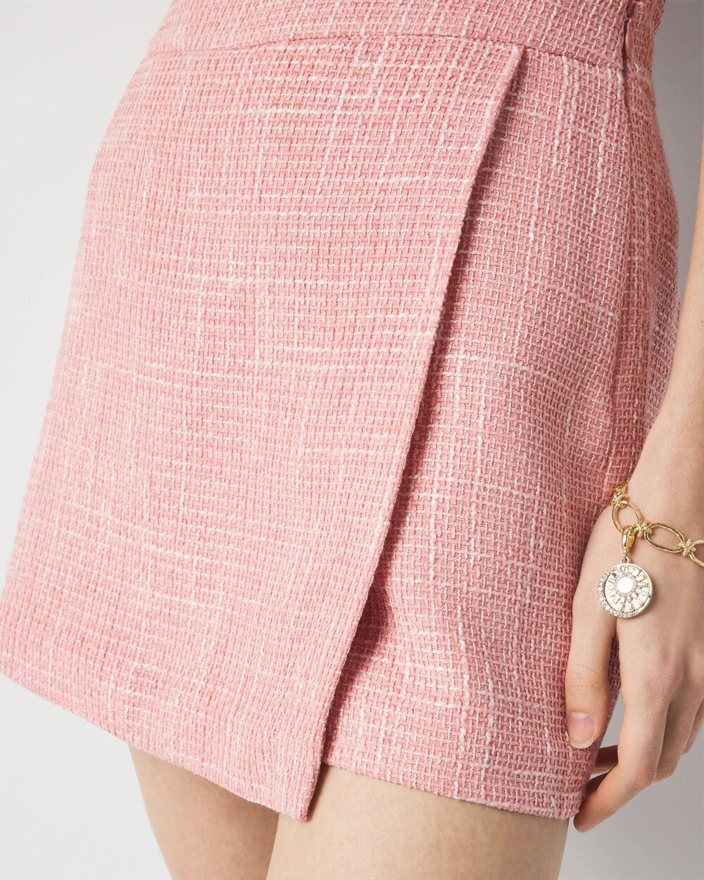 WHBM_Boucle20Skort_570389024_PNK006788_OF_ALT202.jpeg