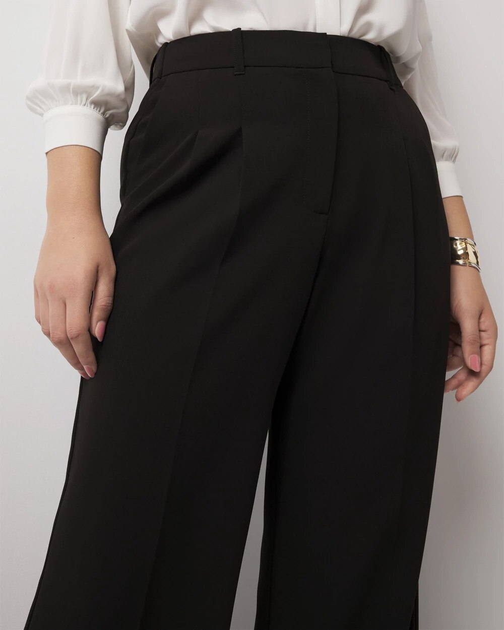 WHBM_CRVY20Pleated20Wide20Leg_570382920_BLK000001_OF_ALT202.jpeg