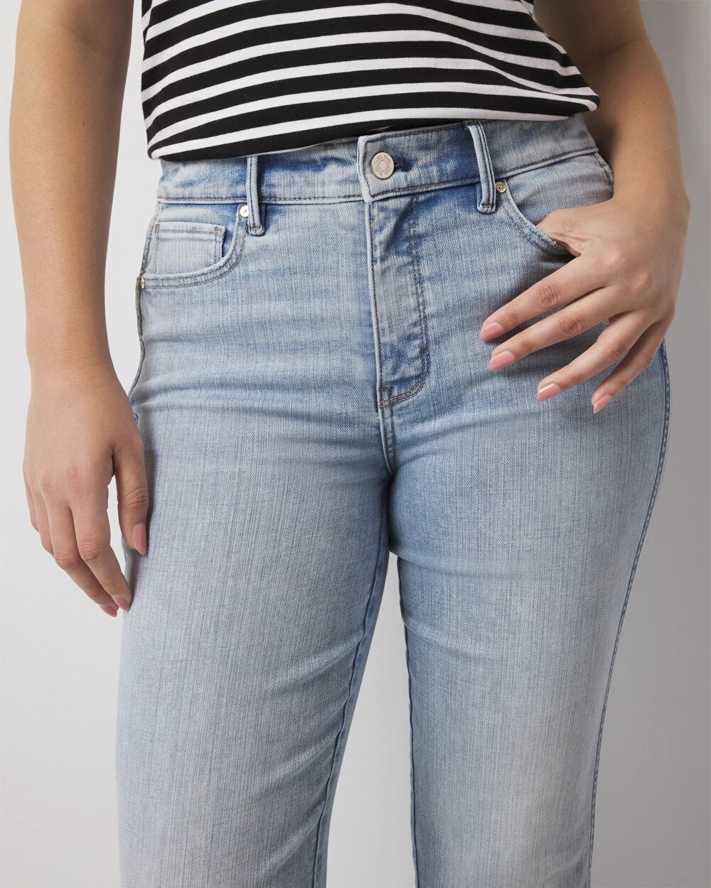 WHBM_CRVY20Skinny20520Pocket_570385330_BLU006587_OF_ALT202.jpeg