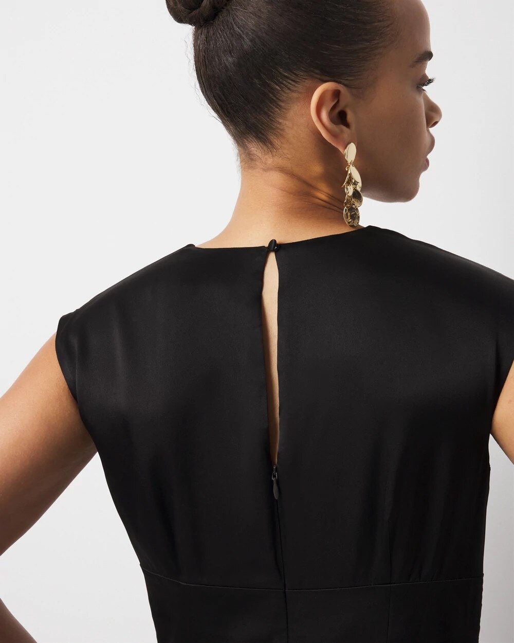 WHBM_CS20Flutter20Midi_570391430_BLK000001_OF_ALT202.jpeg
