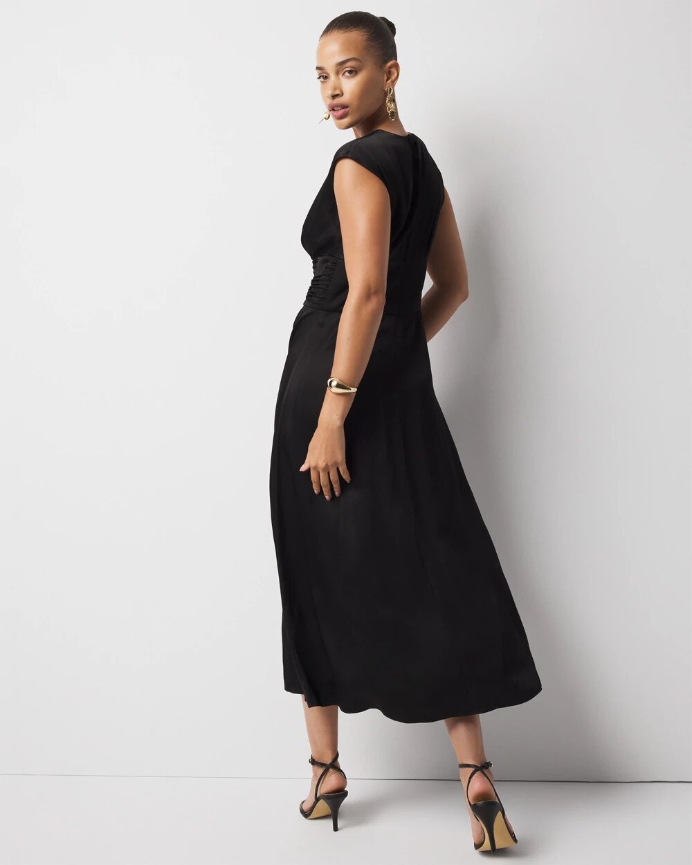 WHBM_CS20Flutter20Midi_570391430_BLK000001_OF_ALT203.jpeg