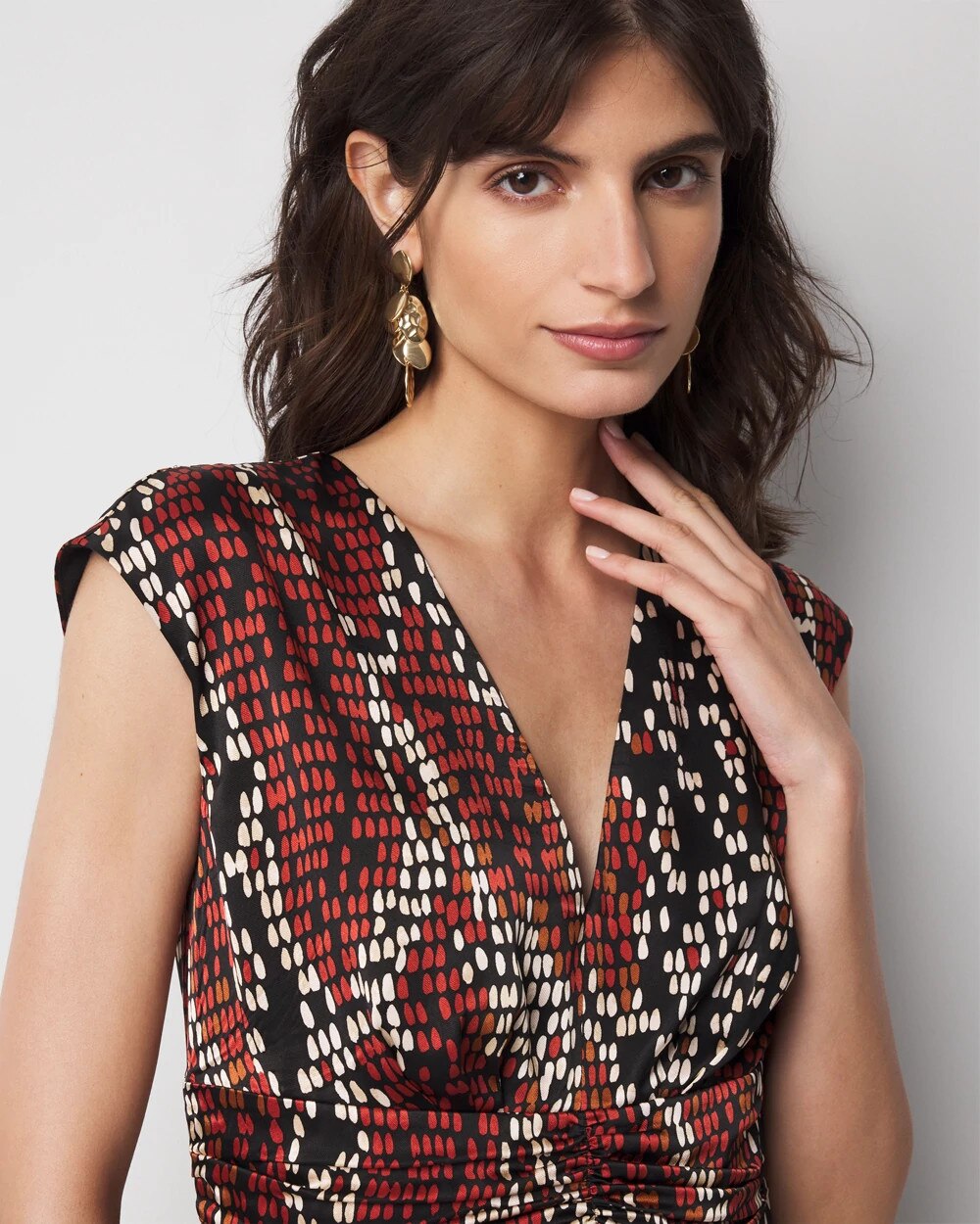 WHBM_CS20Flutter20Midi_570391434_BLK006745_OF_ALT202-1.jpeg