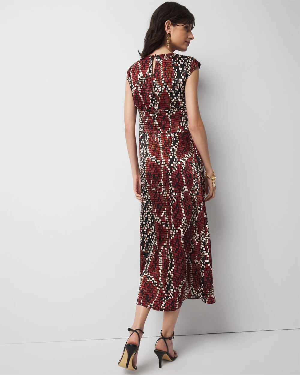 WHBM_CS20Flutter20Midi_570391449_BLK006745_OF_ALT203.jpeg