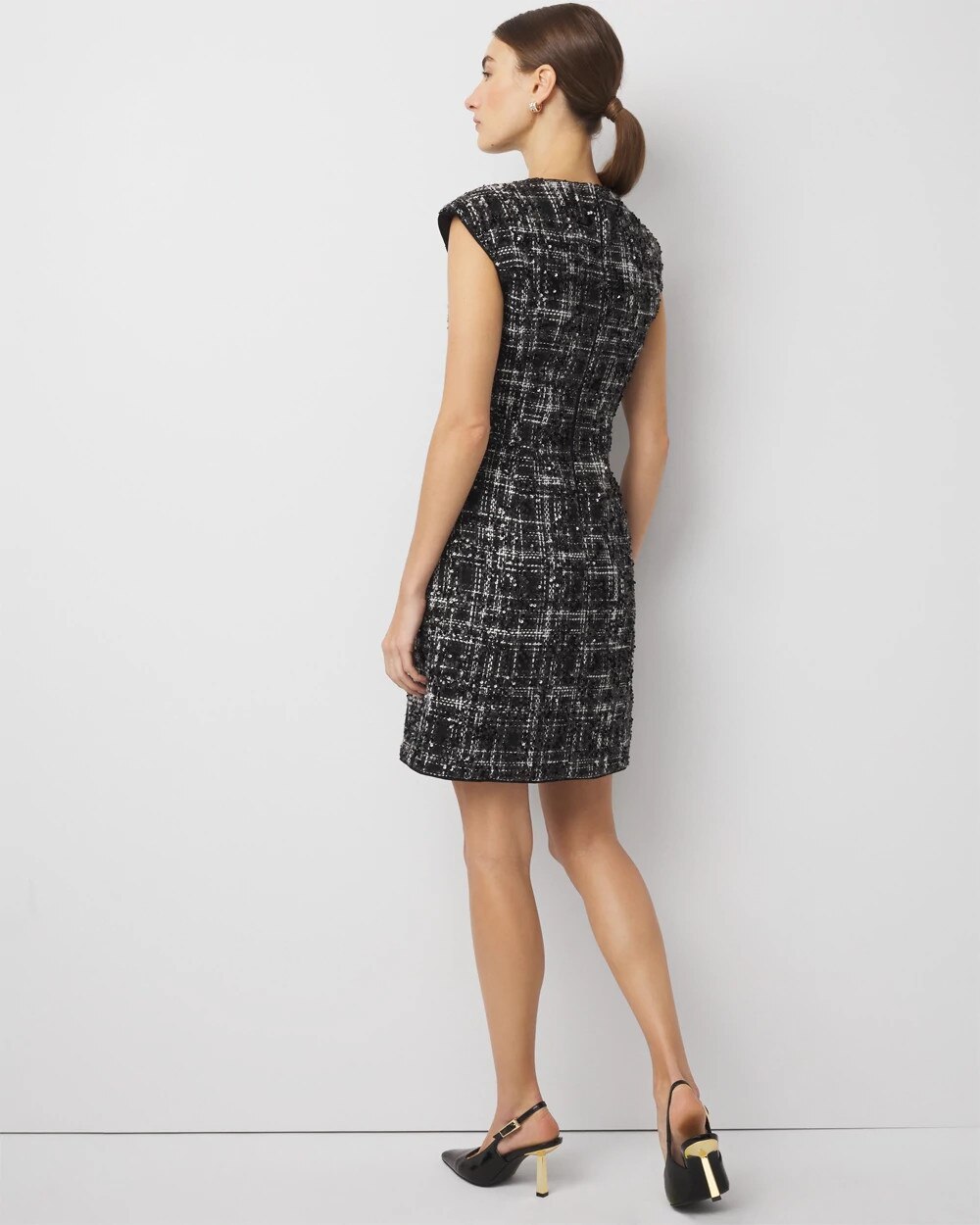 WHBM_CS20V-Nk20Tweed20Sqn20Mini_570401959_BLK007289_OF_ALT203.jpeg