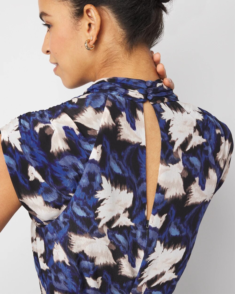 WHBM_CS20Wrap20Midi_570379628_BLU006490_OF_ALT202-1.jpeg