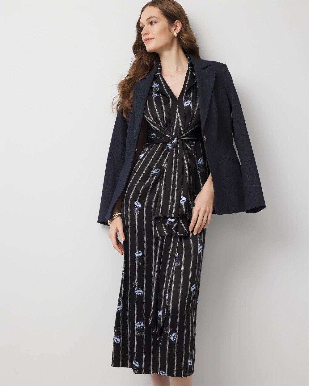 WHBM_Cllrd20Vnk20Twist20Frnt20Midi_570403659_IVO007236_OF_ALT201.jpeg