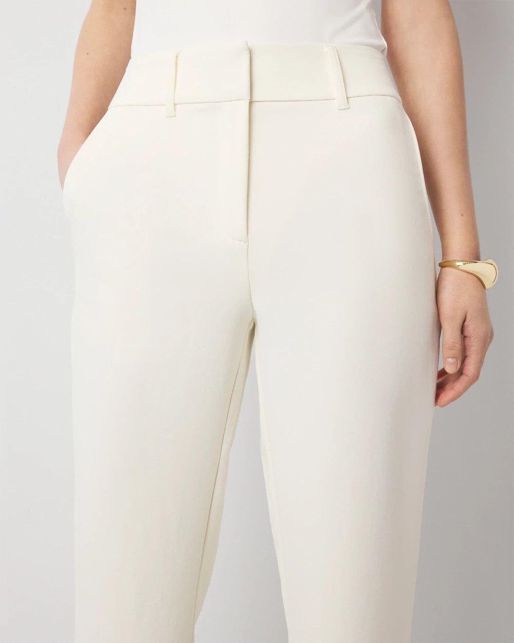 WHBM_Crepe20Wide20Leg_570387966_WHT006744_OF_ALT202.jpeg