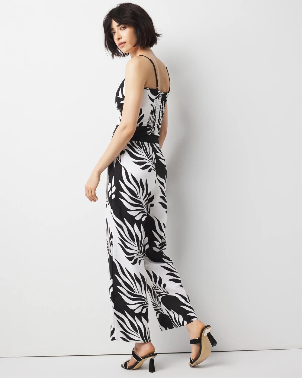 WHBM_Cropped20Printed20Wide20Leg_570388572_BLK006718_OF_ALT201.jpeg