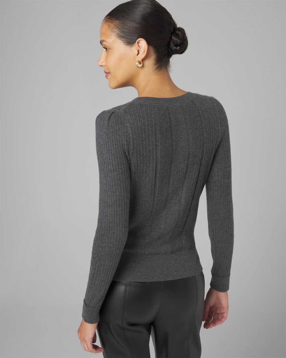 WHBM_Cshmr20Blnd20LS20Crew20Neck_570371646_GRY002981_OF_ALT203.jpeg