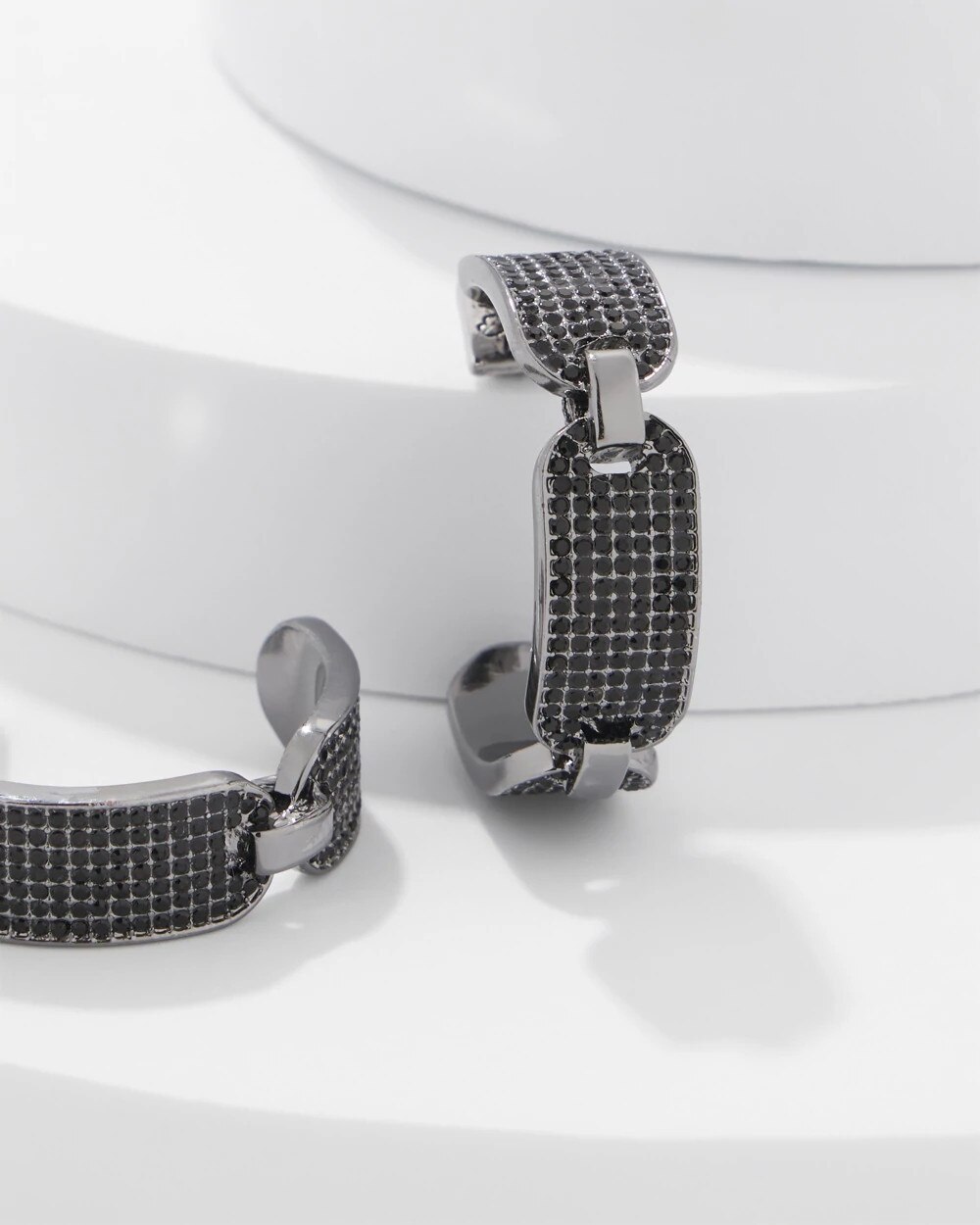 WHBM_ER20Hem20Jet20Pave20Hoop_570403214_GRY000976_TT_ALT202.jpeg