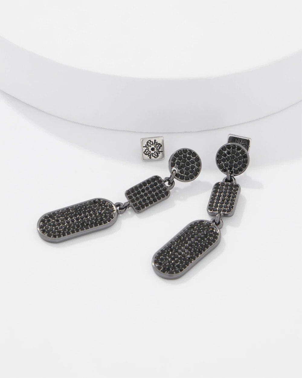 WHBM_ER20Hem20Jet20Pave20Linear_570403213_GRY000976_TT_ALT201.jpeg