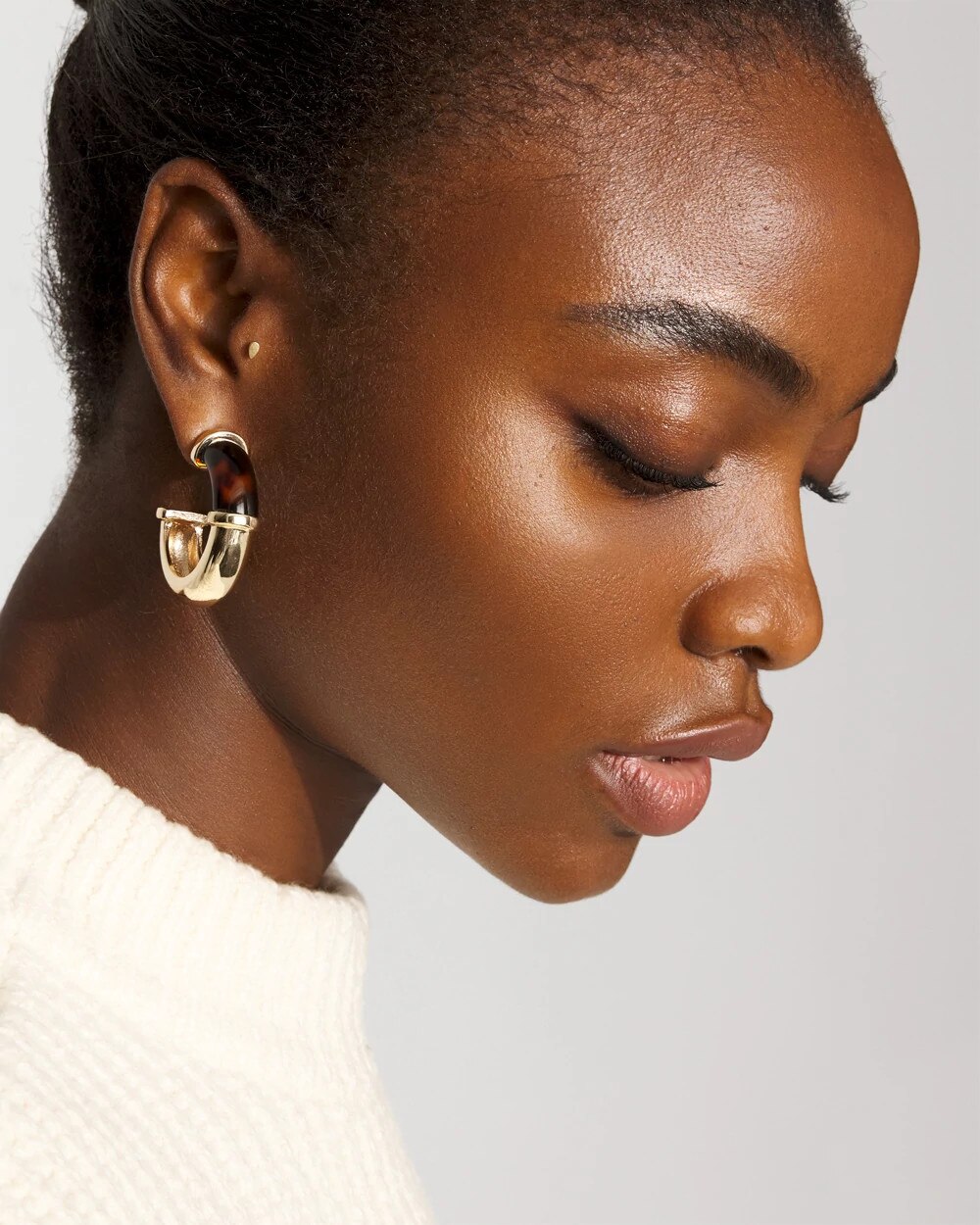 WHBM_ER20Metal20Tortoise20Hoop_570398995_BLK000923_OF_MAIN.jpeg