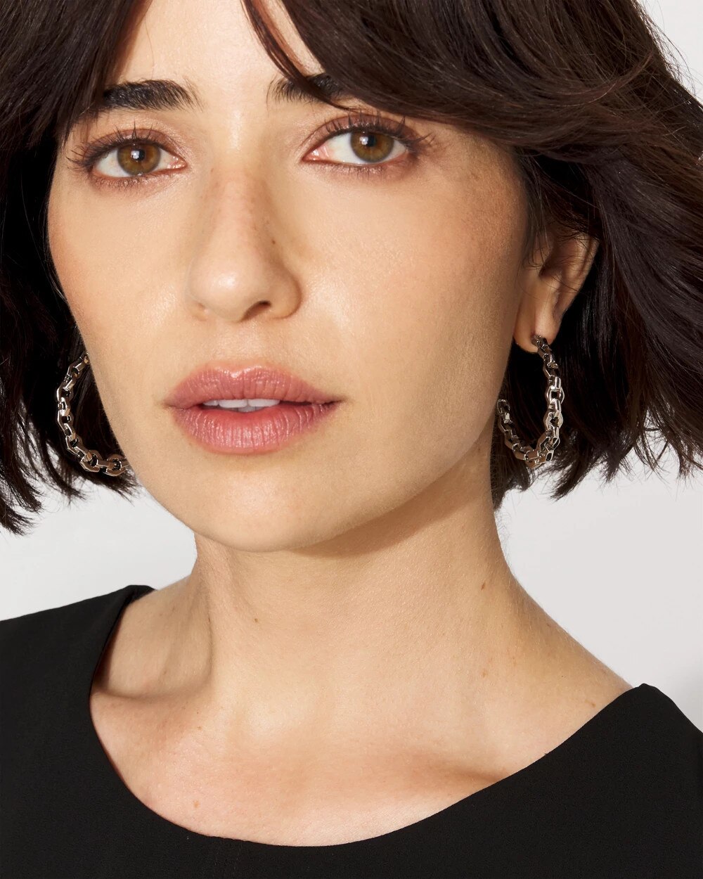 WHBM_ER20Slvr20Bold20Chain20Hoop_570403197_GRY000930_OF_MAIN.jpeg
