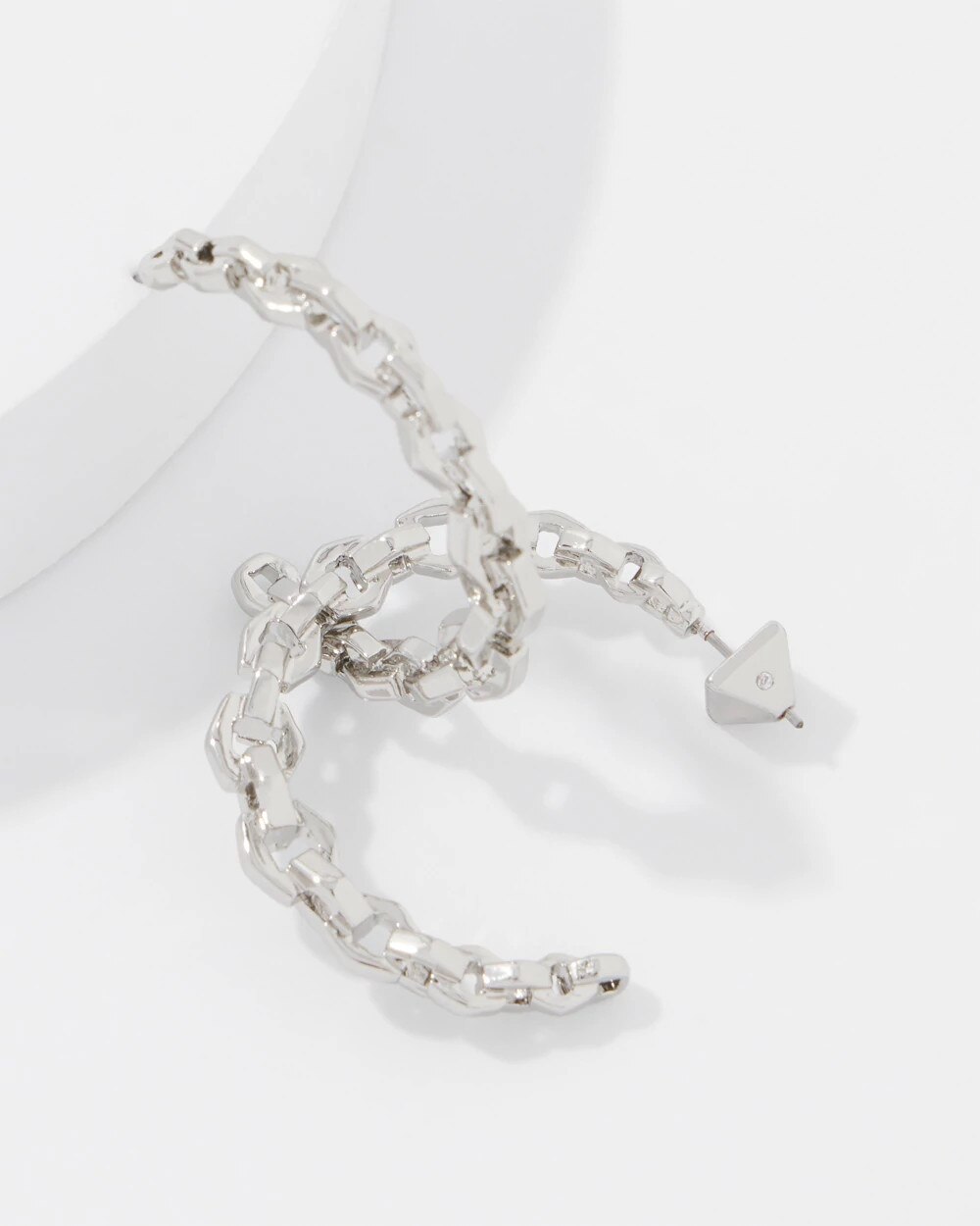 WHBM_ER20Slvr20Bold20Chain20Hoop_570403197_GRY000930_TT_ALT202.jpeg