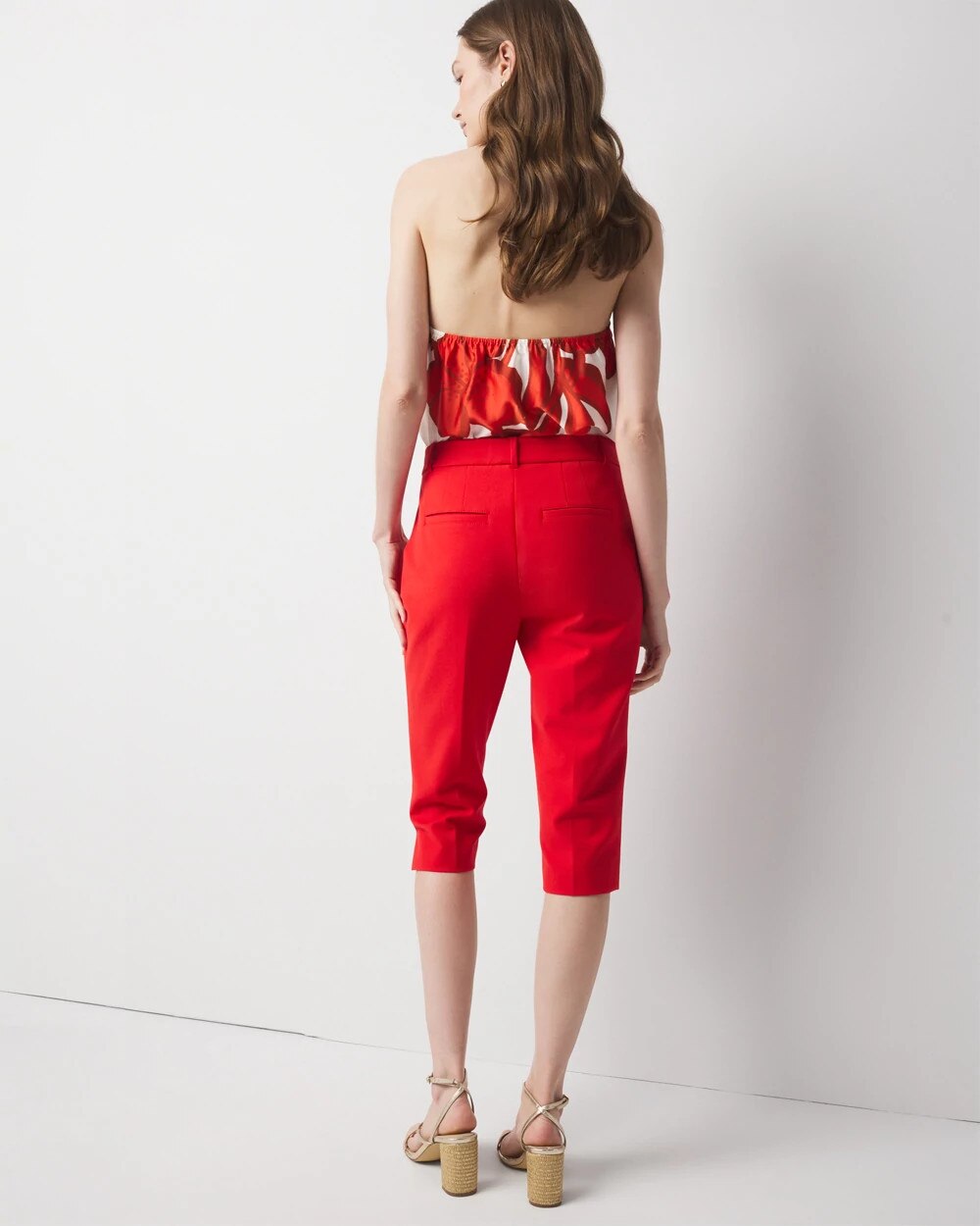 WHBM_Elle20Slim20Capri20CS_570390187_RED006728_OF_ALT201.jpeg