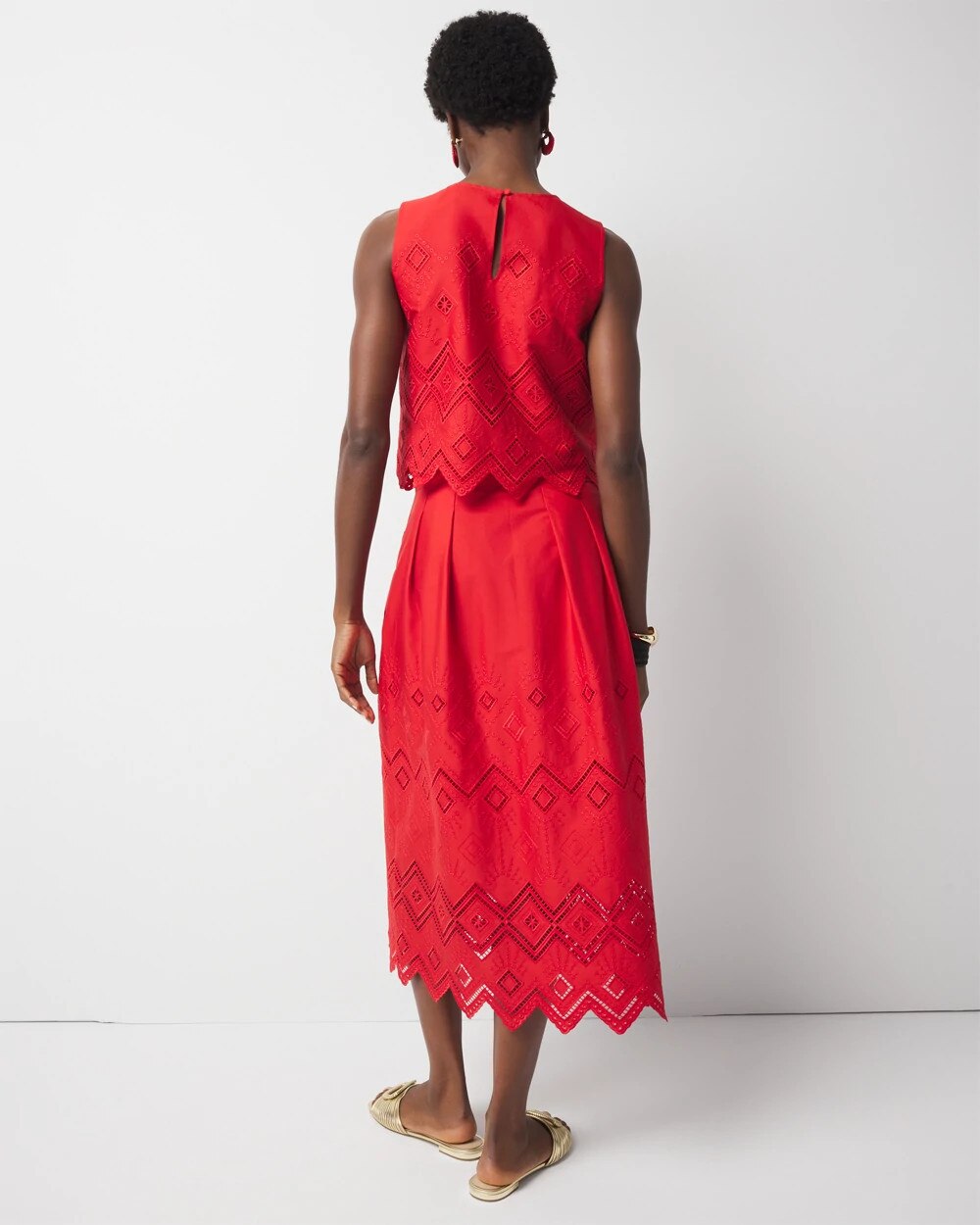WHBM_Eyelet20Paperbag20Skirt_570389133_RED006728_OF_ALT201-1.jpeg