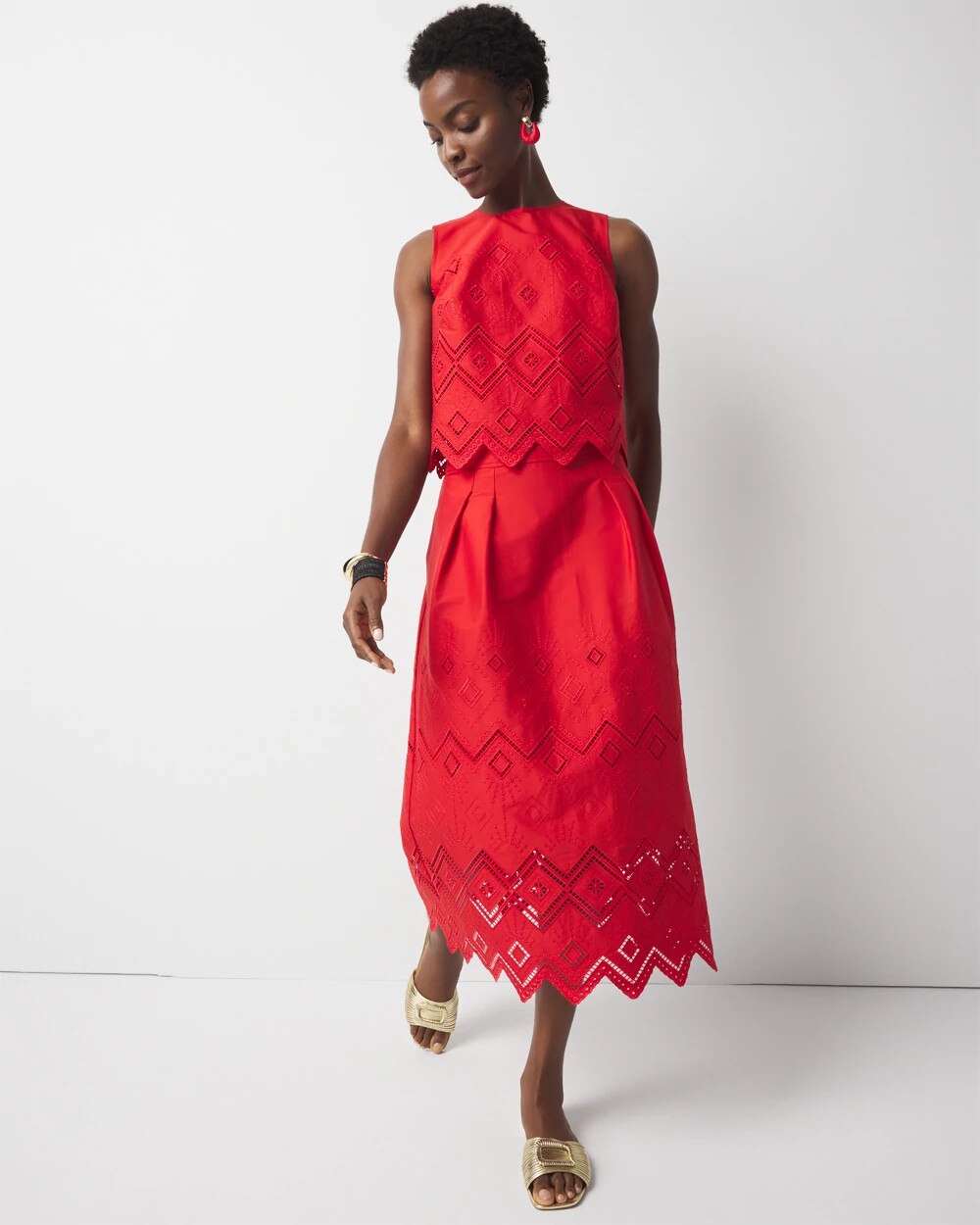 WHBM_Eyelet20Paperbag20Skirt_570389133_RED006728_OF_MAIN-3.jpeg