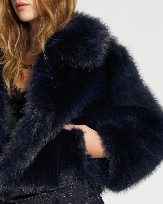 WHBM_Faux20Fur20Coat_570399689_BLU001358_OF_ALT202.jpeg