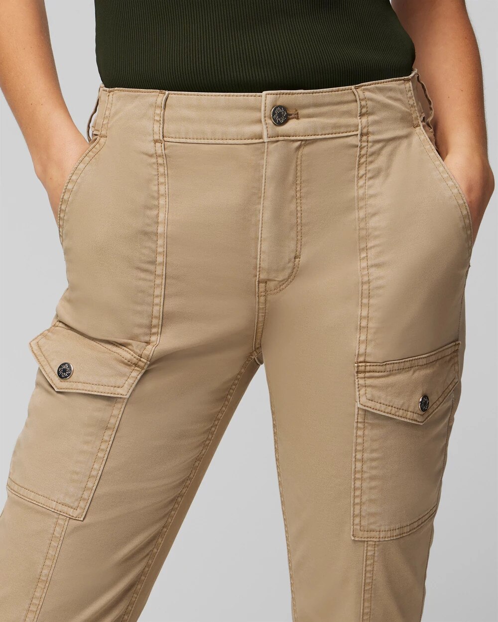 WHBM_HR20Pret20Cargo20Sknn_570359467_BRN003695_OF_ALT202.jpeg