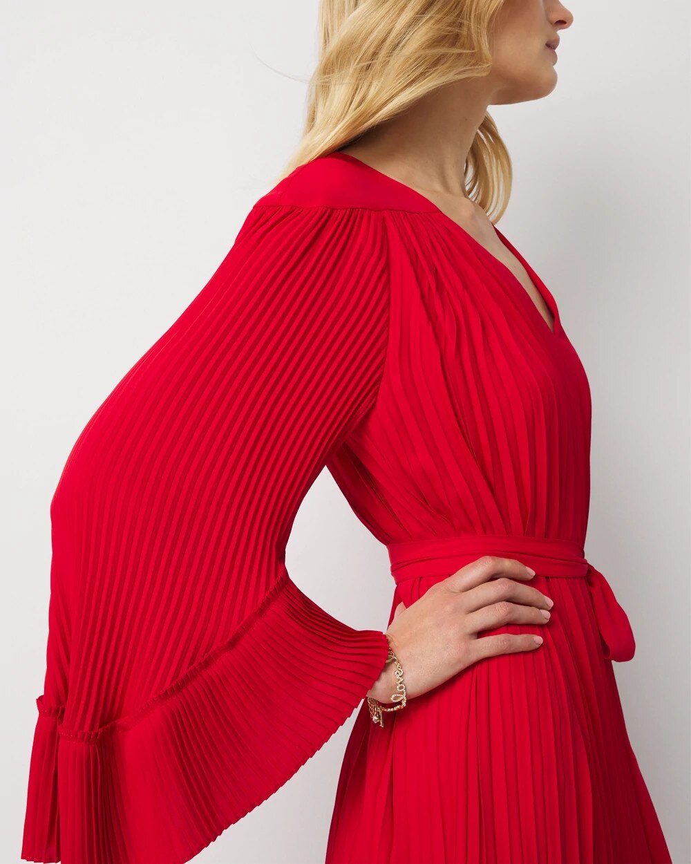 WHBM_LS20A-line20Pleated20Mini_570404232_RED007201_OF_ALT202.jpeg
