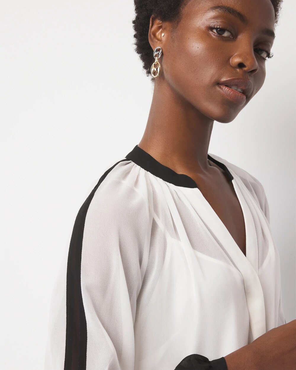 WHBM_LS20Chiffon20Colorblock20Bls_570388983_WHT004868_OF_ALT202.jpeg