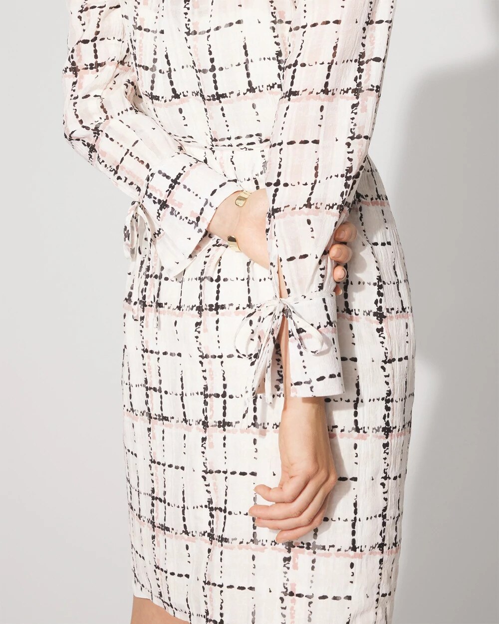 WHBM_LS20Collar20Mini20Shirtdress_570393788_IVO006893_OF_ALT202.jpeg