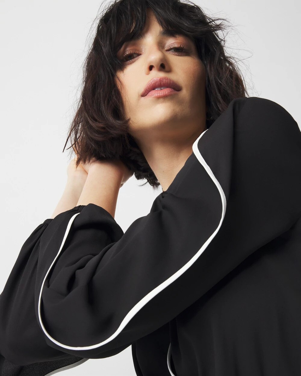 WHBM_LS20Contrast20Ruffle20Midi_570382717_BLK000001_OF_ALT202-1.jpeg