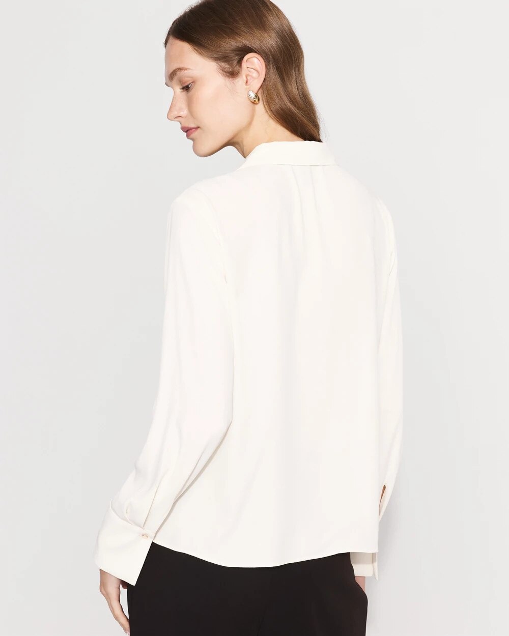 WHBM_LS20Crepe20Medallion20Tie_570401975_WHT006744_OF_ALT203.jpeg