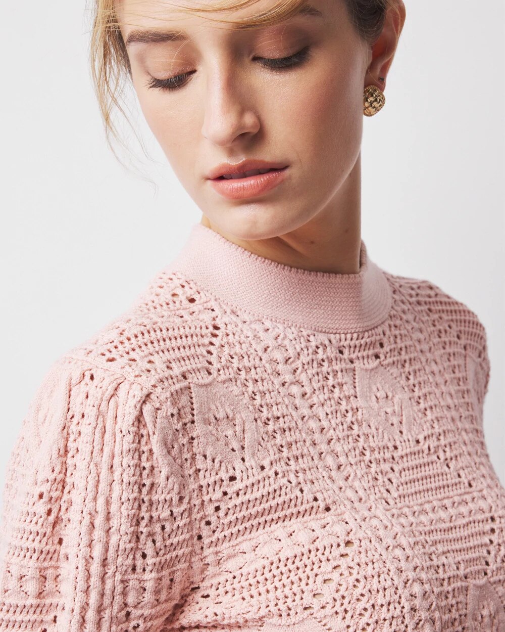 WHBM_LS20Mock20Neck20Crochet20PO_570382158_PNK001471_OF_ALT202.jpeg