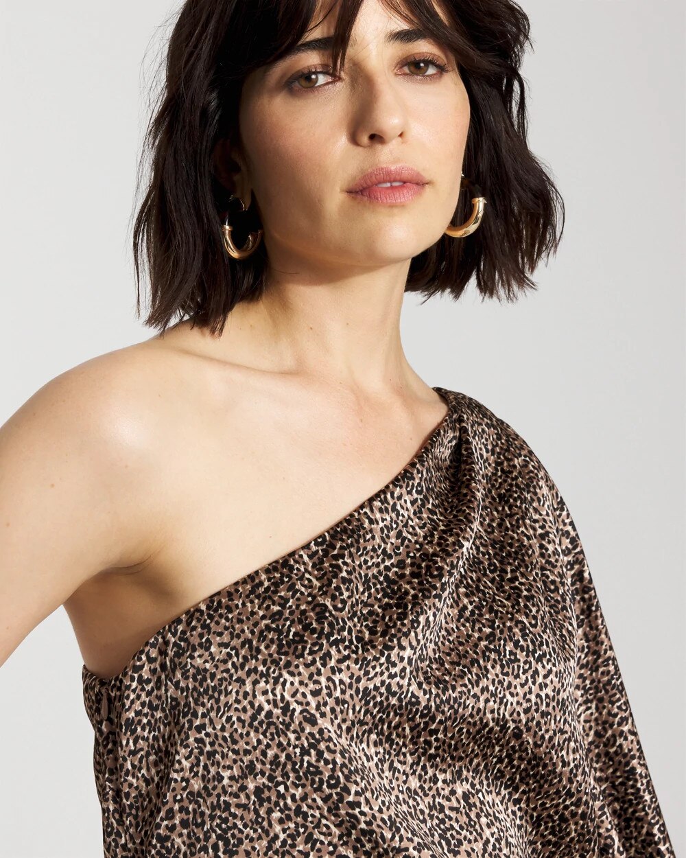 WHBM_LS20One20Shoulder20Blouse_570394959_BLK006898_OF_ALT202.jpeg