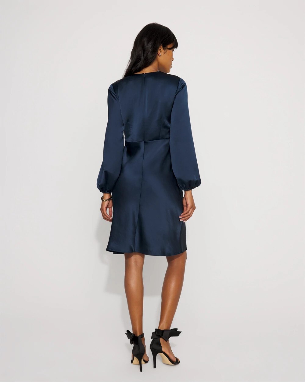 WHBM_LS20Plunge20Nk20Mini_570400124_BLU002099_OF_ALT203.jpeg