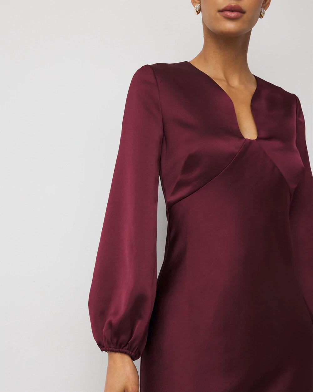 WHBM_LS20Plunge20Nk20Mini_570400711_RED006838_OF_ALT202.jpeg