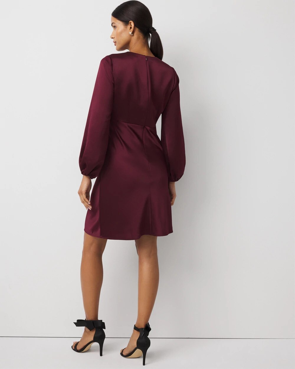 WHBM_LS20Plunge20Nk20Mini_570400711_RED006838_OF_ALT203.jpeg