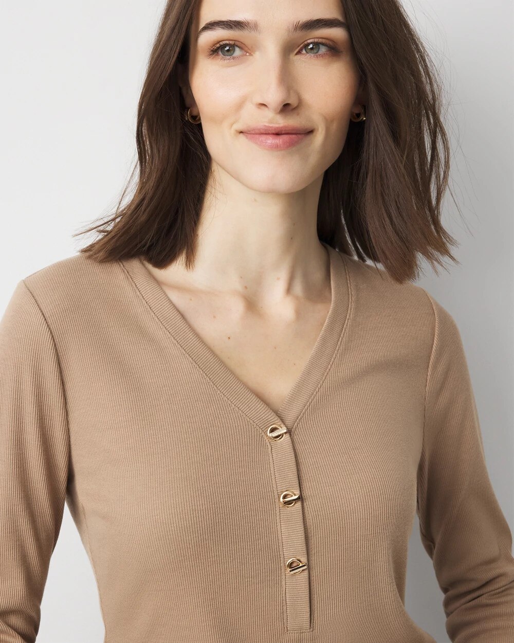WHBM_LS20Rib20Lock20Henley20Tee_570403156_TAN000270_OF_ALT202.jpeg
