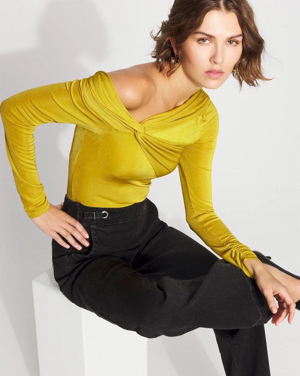 WHBM_LS20Twisted20Top_570396839_GRN006850_OF_ALT201.jpeg