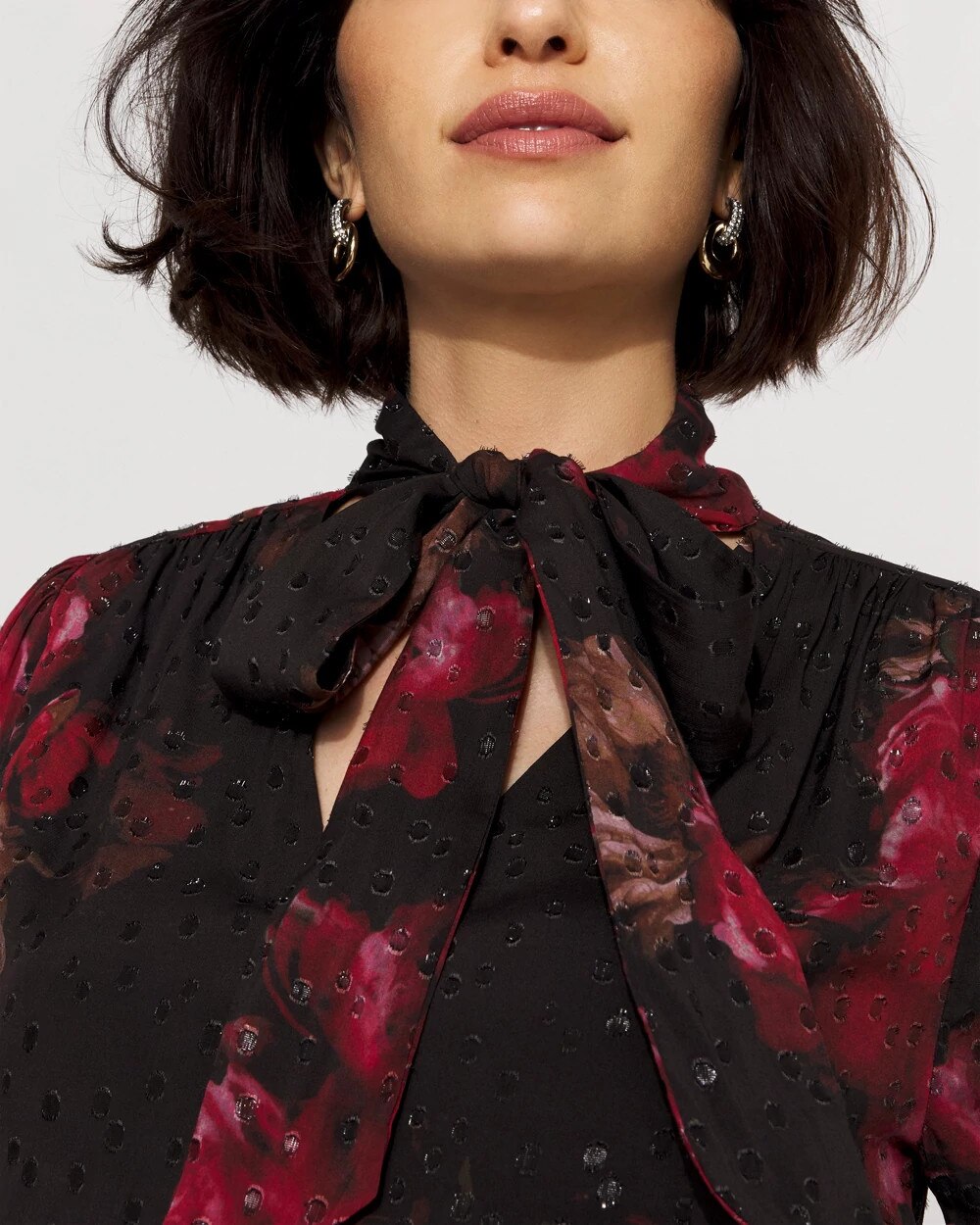 WHBM_LS20Vnk20Clip20Blouse_570397359_BLK006911_OF_ALT202-1.jpeg
