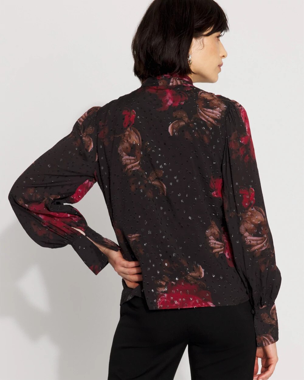 WHBM_LS20Vnk20Clip20Blouse_570398950_BLK006911_OF_ALT203.jpeg