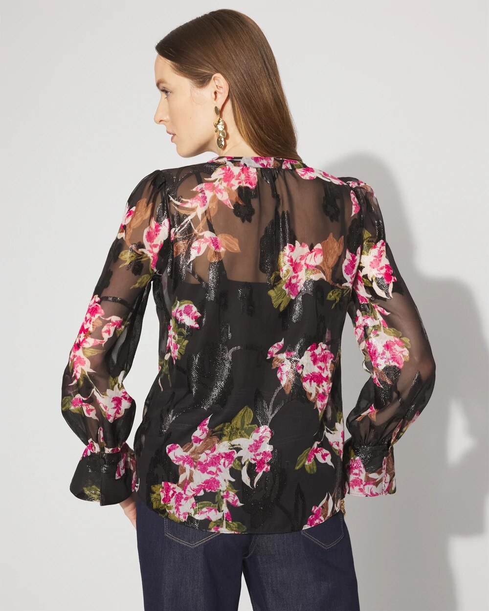WHBM_LS20Vnk20Ruffle20Frnt20Blouse_570393386_BLK007046_OF_ALT203.jpeg
