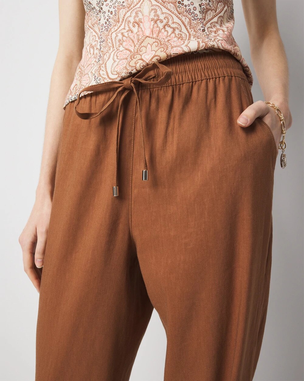 WHBM_Linen20Trouser_570390195_NEU002358_OF_ALT202-1.jpeg