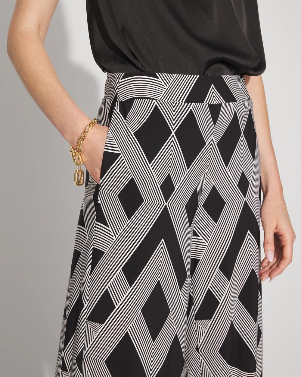 WHBM_MJ20Printed20Wide20Leg_570393465_BLK006880_OF_ALT202-1.jpeg