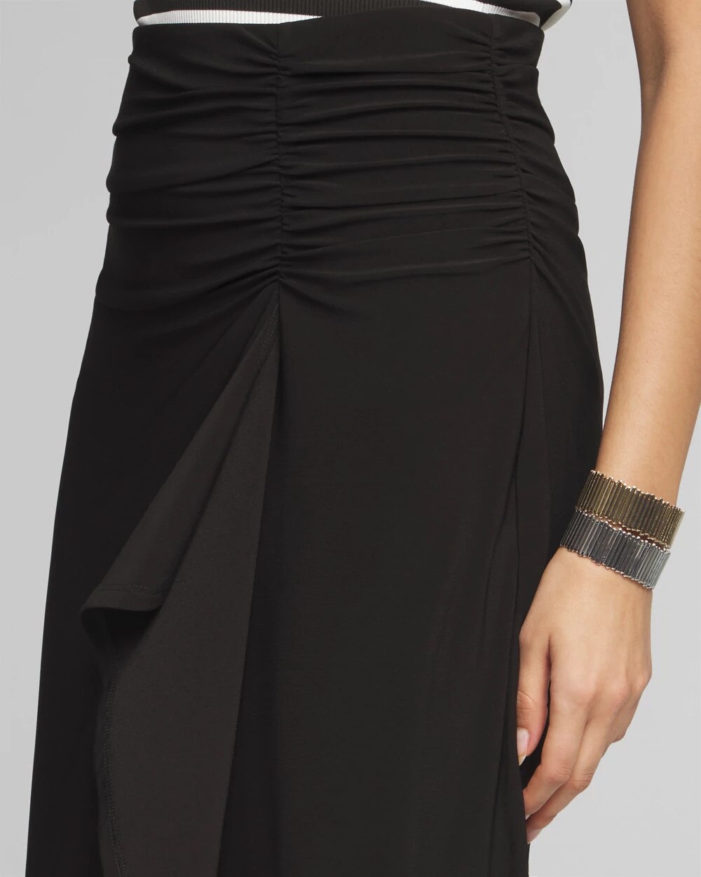 WHBM_MJ20Ruched20Flutter20Skirt_570366733_BLK000001_OF_ALT202.jpeg