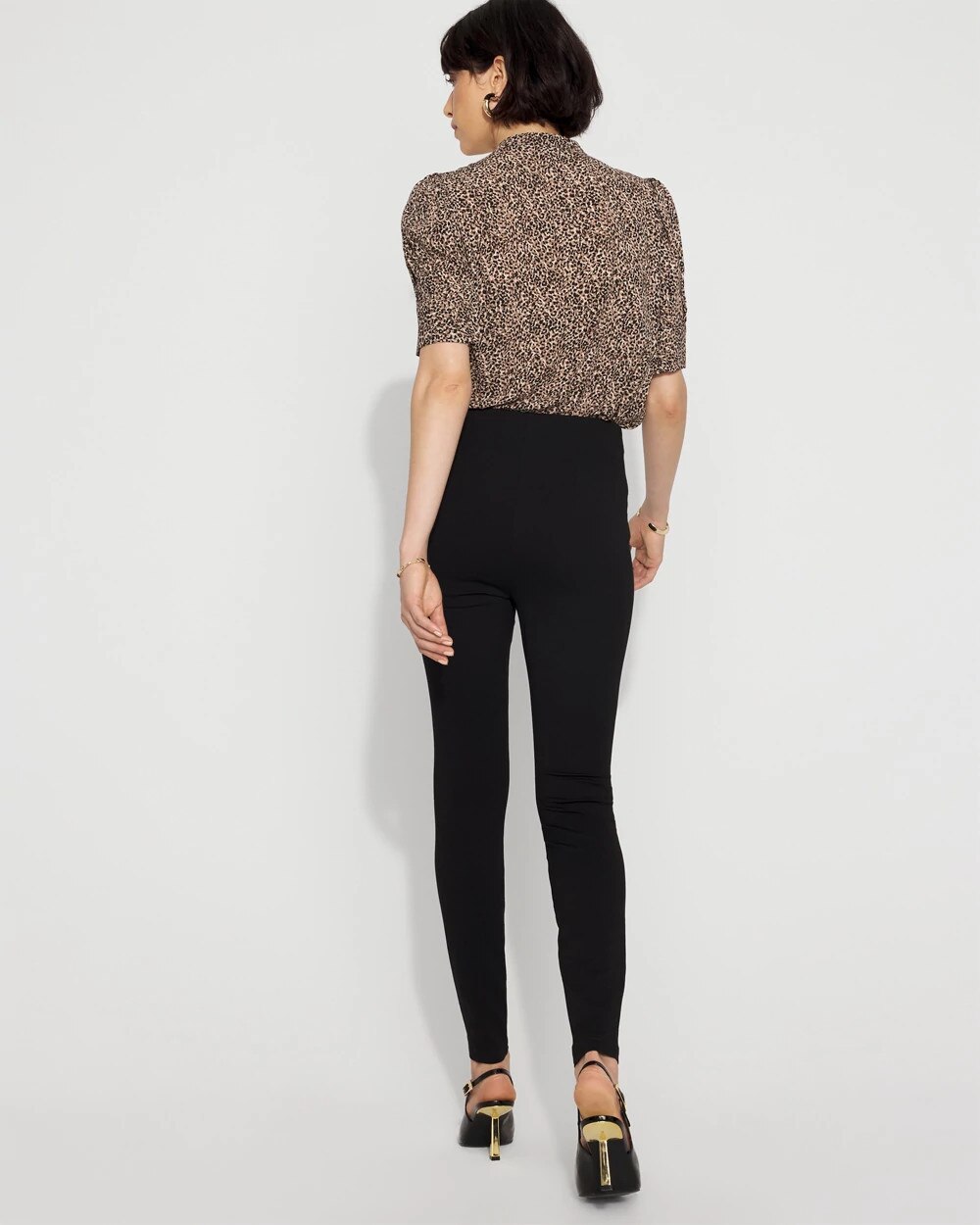WHBM_Mariner20Pleated20Legging_570399602_BLK000001_OF_ALT201.jpeg