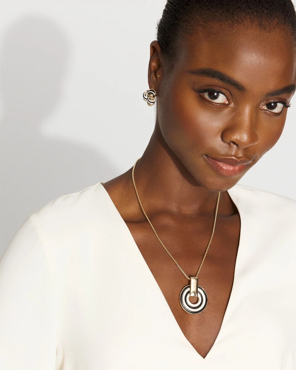 WHBM_NK20Gld20Corded20Inlay20Pendt_570398433_TAN000932_OF_MAIN.jpeg