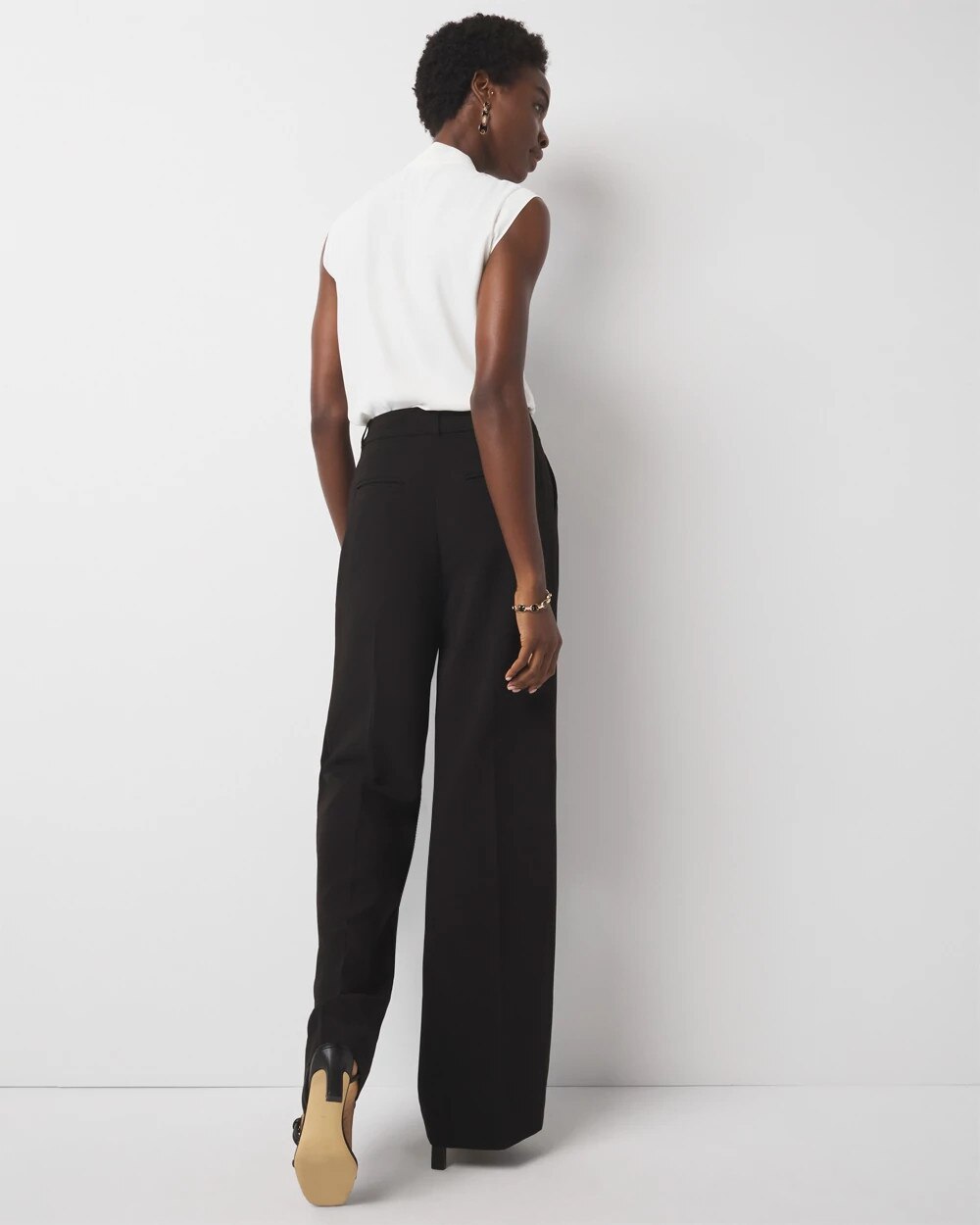 WHBM_New20Pleated20Wide20Leg_570387964_BLK000001_OF_ALT201.jpeg