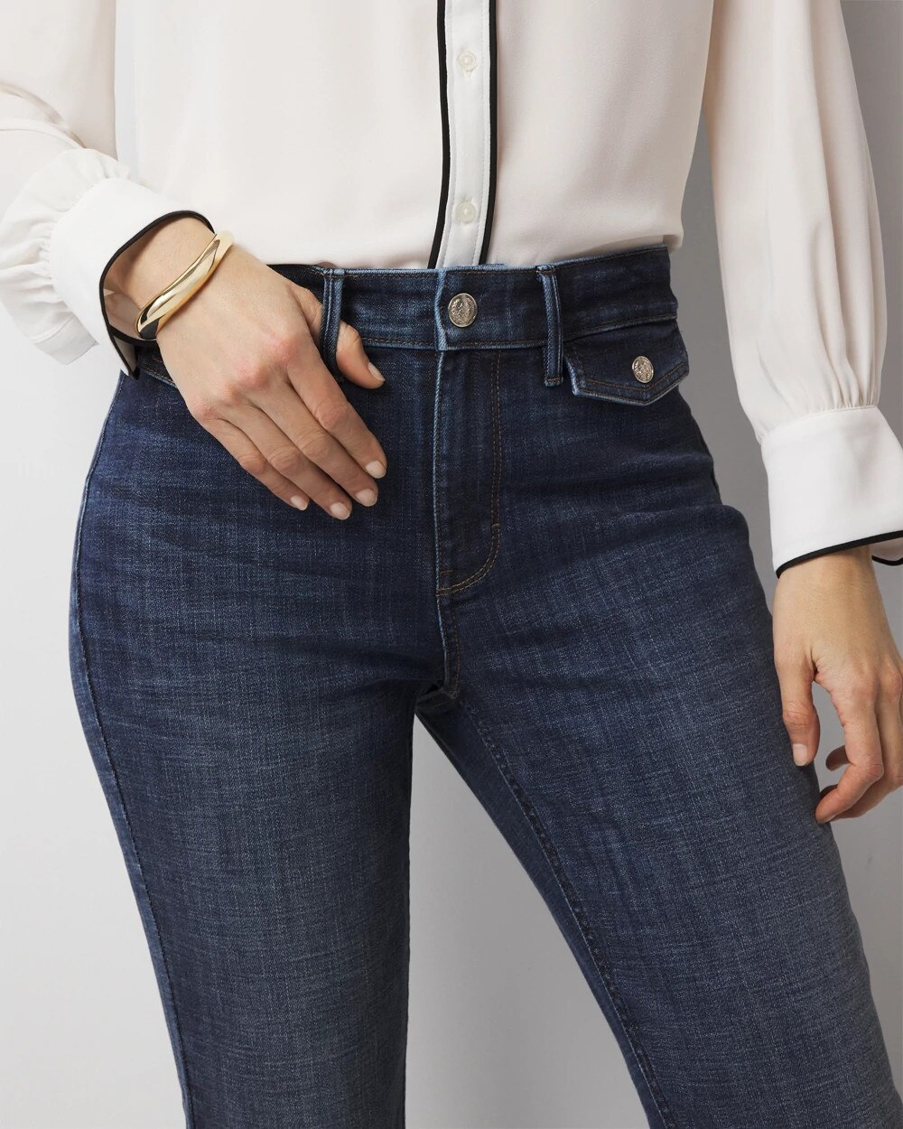 WHBM_Novelty20Tab20Pocket20Slim_570382184_BLU006654_OF_ALT202.jpeg