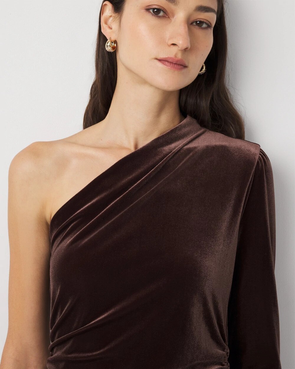 WHBM_OS20Cinched20Velvet20Midi_570400150_BRN007192_OF_ALT202.jpeg