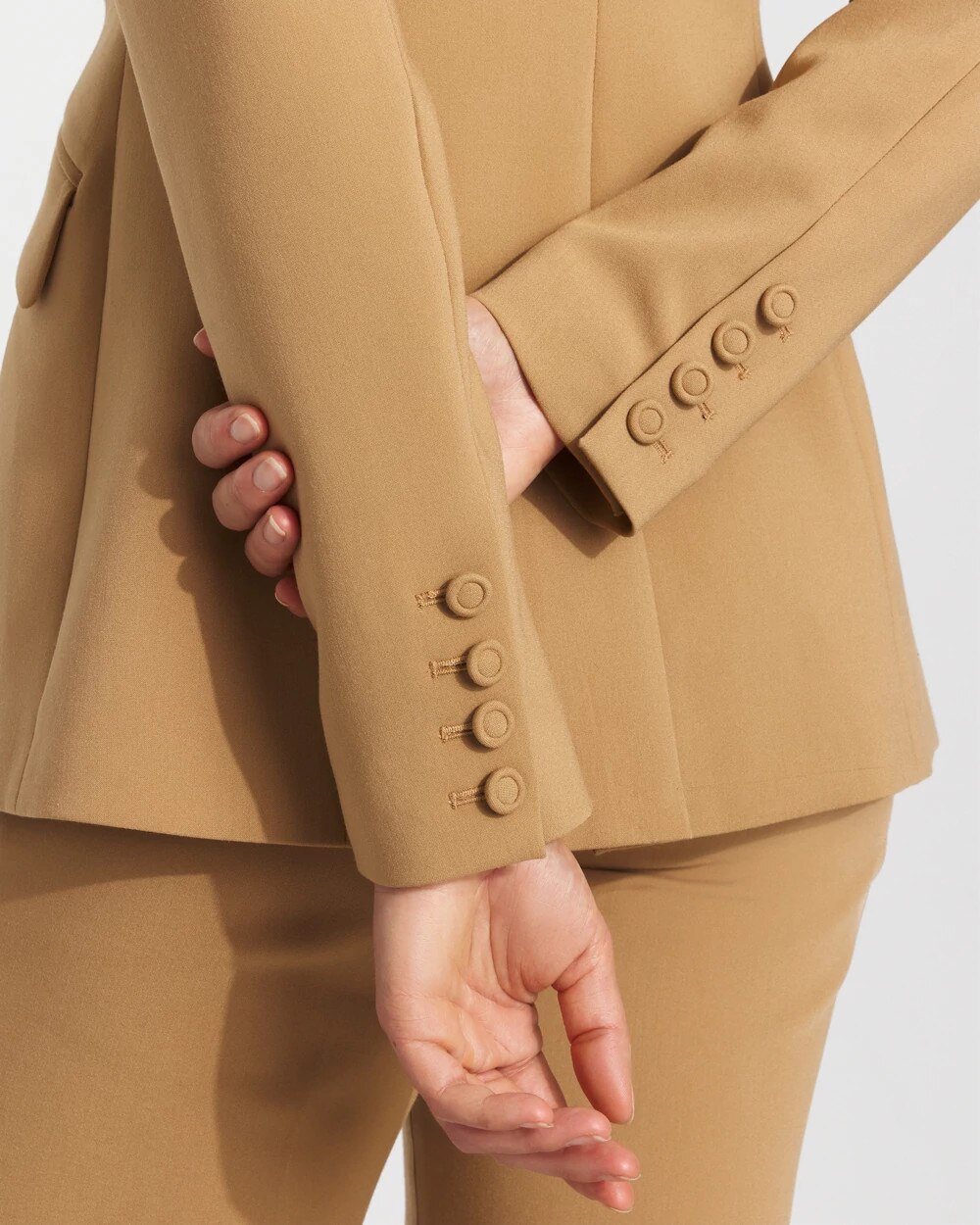 WHBM_One20Button20Blazer_570396499_NEU007035_OF_ALT202-1.jpeg