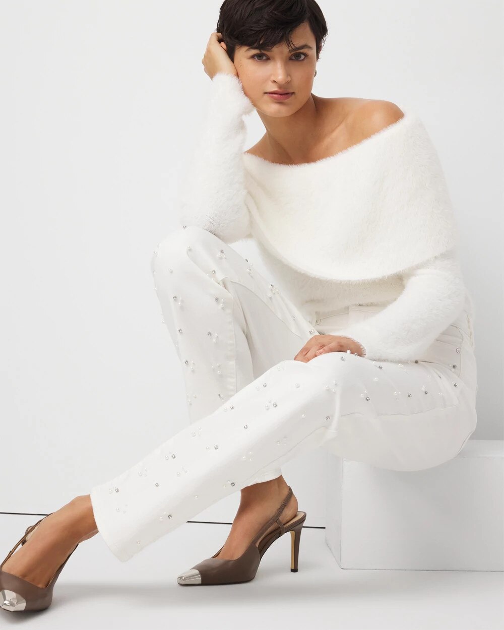 WHBM_Pearl20Encrusted20Straight_570399614_WHT007294_OF_ALT203.jpeg
